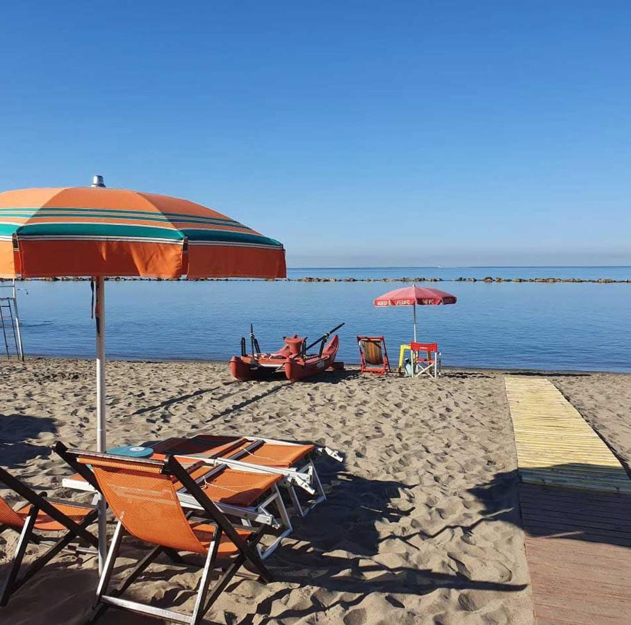 Camping Parco Vacanza Partaccia 2 Марина ди Маса Екстериор снимка