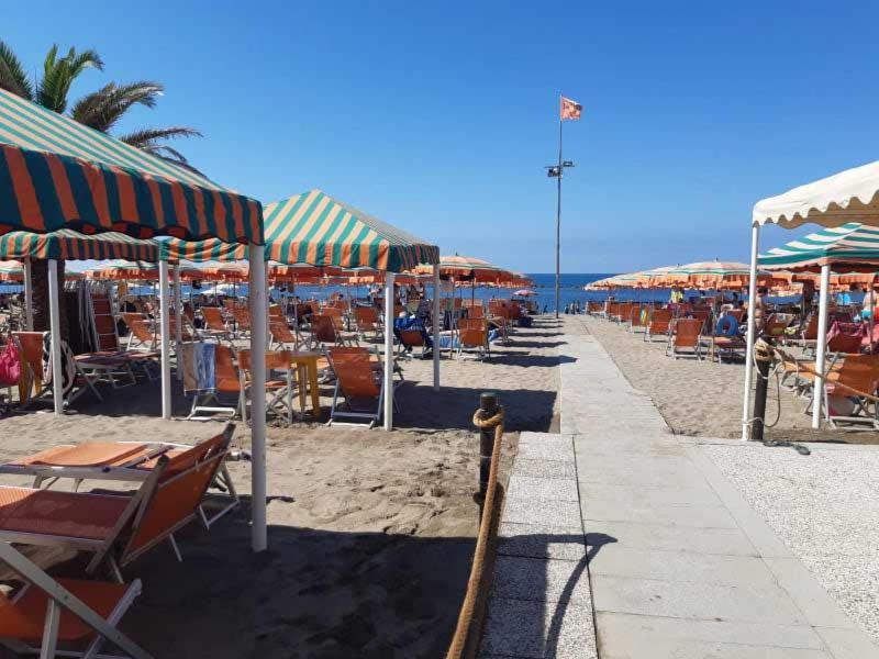 Camping Parco Vacanza Partaccia 2 Марина ди Маса Екстериор снимка