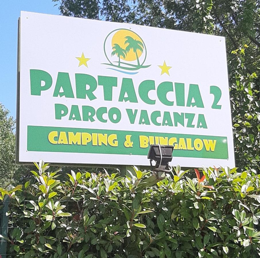 Camping Parco Vacanza Partaccia 2 Марина ди Маса Екстериор снимка